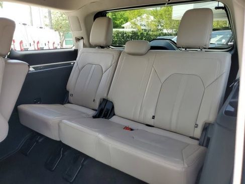 Used 2022 Ford Expedition Limited RWD image 20