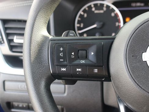 Used 2023 Nissan Rogue S AWD/4WD image 18