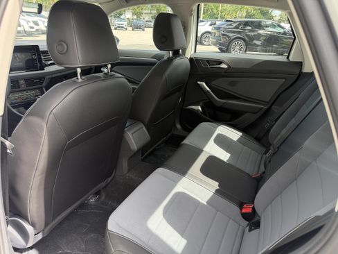 New 2026 Volkswagen Jetta SE FWD image 17