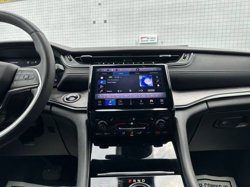 Used 2024 Jeep Grand Cherokee Limited 4xe image 28