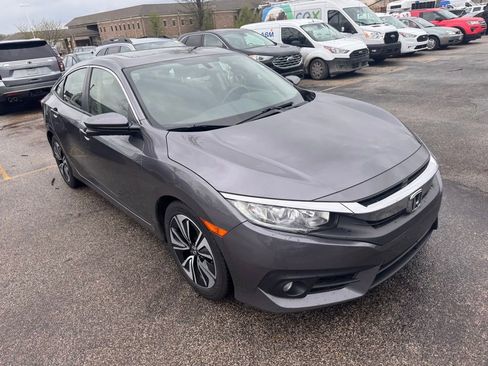 Used 2018 Honda Civic EX-T image 10