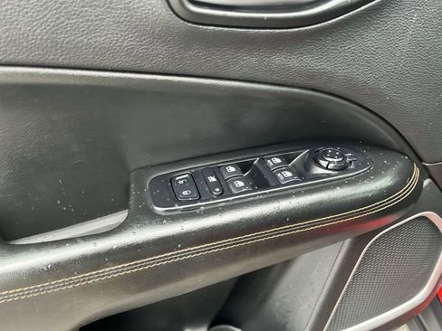 Used 2021 Jeep Compass Limited AWD/4WD image 16