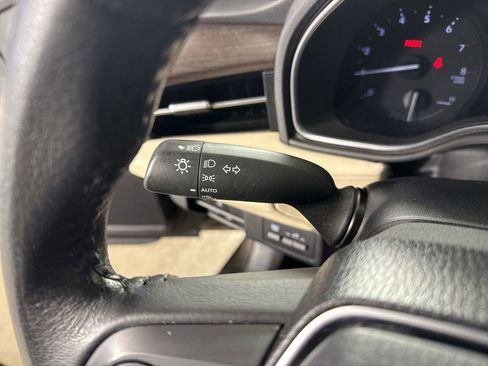 Used 2019 Toyota Avalon XLE image 15