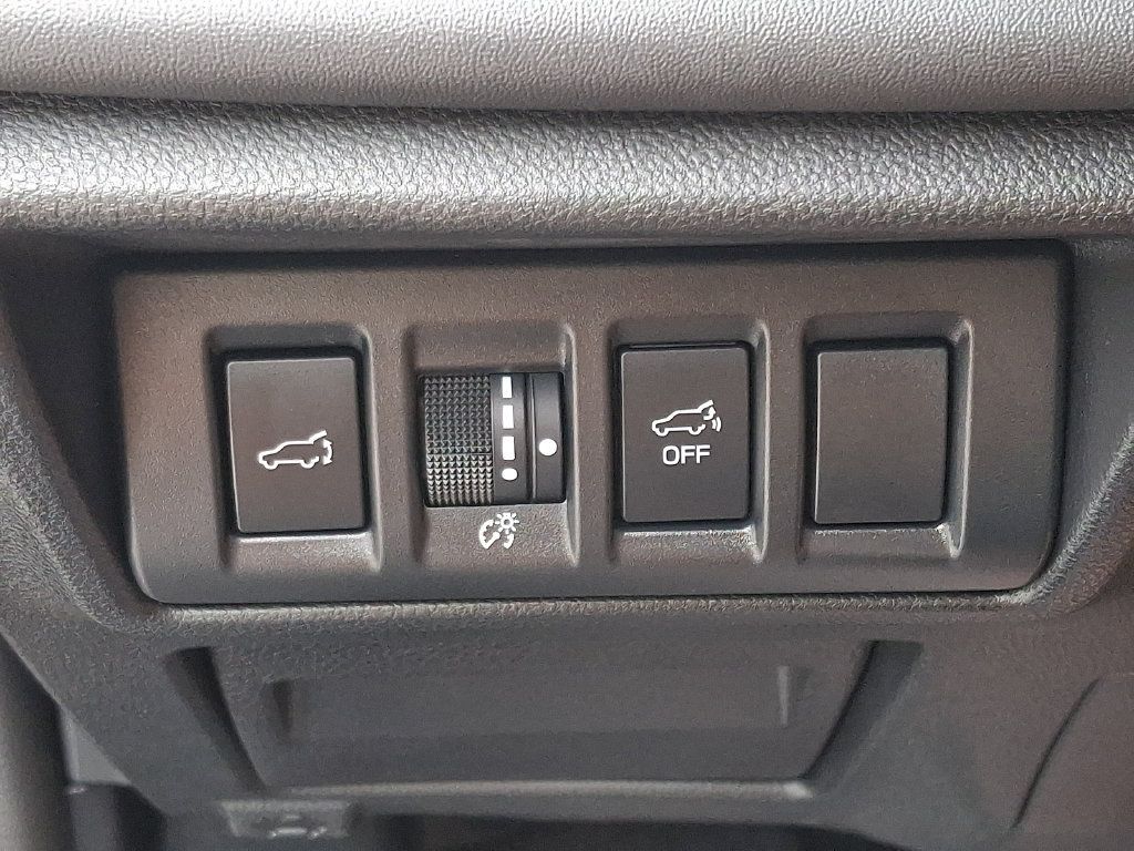 Used 2025 Subaru Outback Touring AWD/4WD image 27