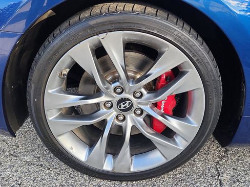 Used 2016 Hyundai Genesis Coupe 3.8 image 9