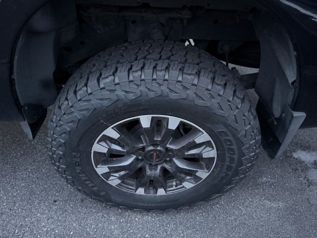 Used 2017 Nissan Titan SV AWD/4WD image 25