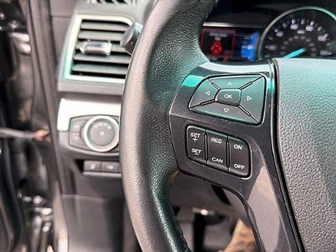 Used 2016 Ford Explorer XLT w/ Equipment Group 202A AWD/4WD image 13
