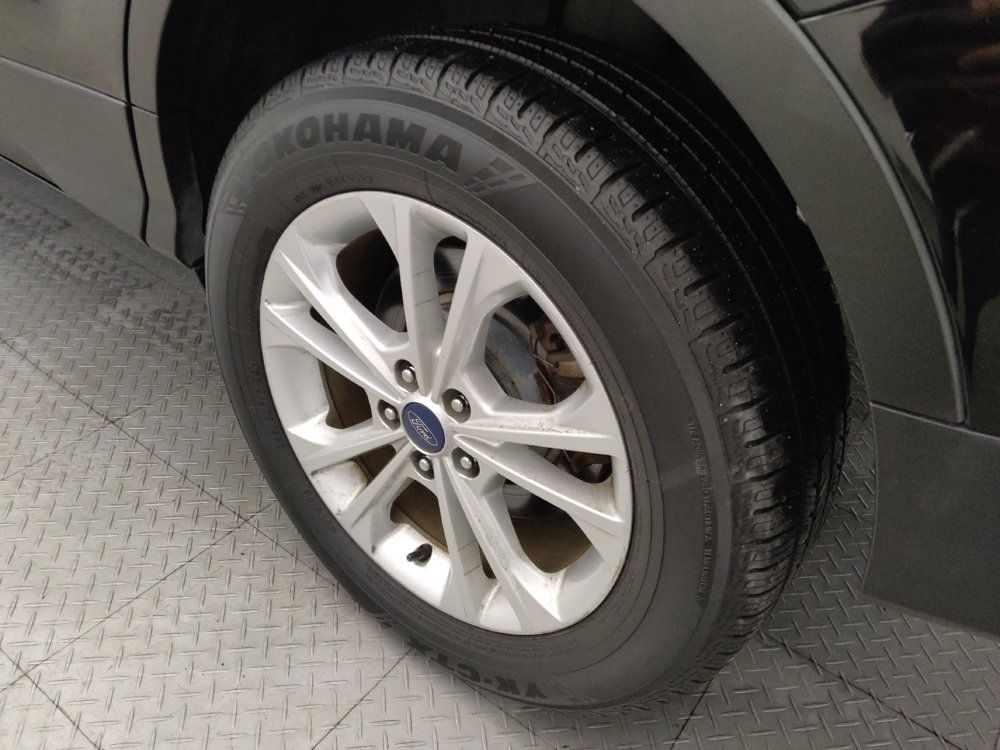 Used 2018 Ford Escape SE w/ Ford Safe & Smart Package AWD/4WD image 31