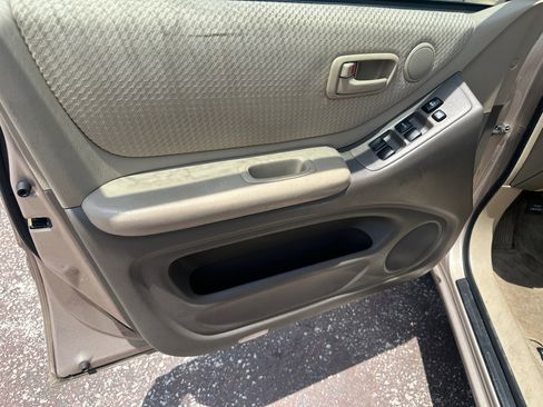 Used 2005 Toyota Highlander 2WD image 11