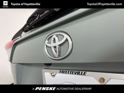 Used 2020 Toyota RAV4 XLE image 18