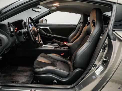 Used 2009 Nissan GT-R Premium AWD/4WD image 48