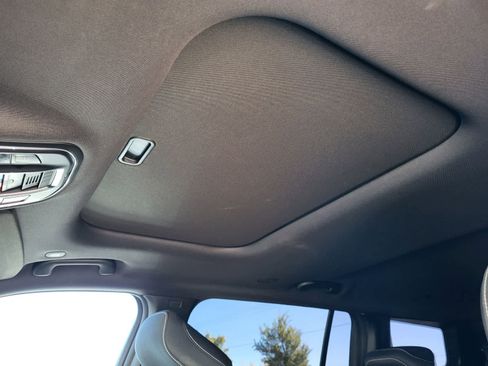 Used 2024 Jeep Grand Cherokee L Laredo image 15