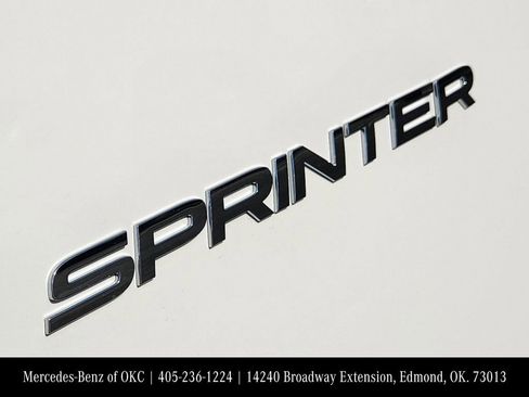 Used 2025 Mercedes-Benz Sprinter 2500 image 9