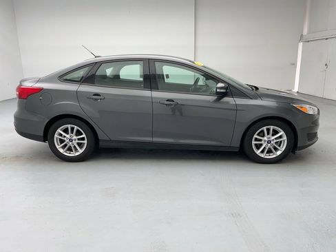 Used 2017 Ford Focus SE image 12
