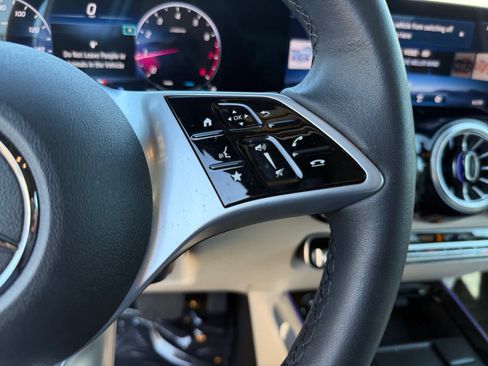 Certified 2025 Mercedes-Benz GLB 250 4MATIC image 23