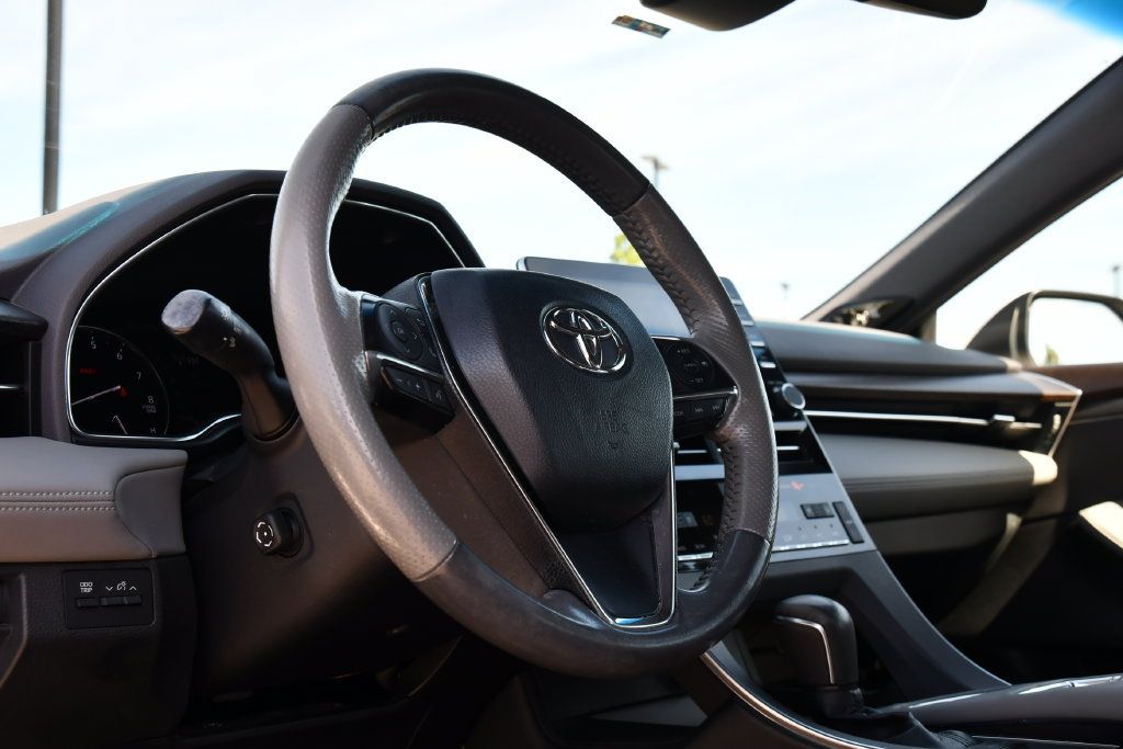 Used 2019 Toyota Avalon Limited w/ Advanced Safety Package FWD image 14