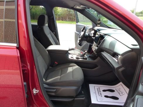 Used 2023 Chevrolet Traverse LT FWD image 49