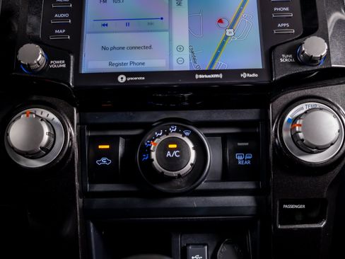 Used 2021 Toyota 4Runner TRD Off-Road Premium AWD/4WD image 28