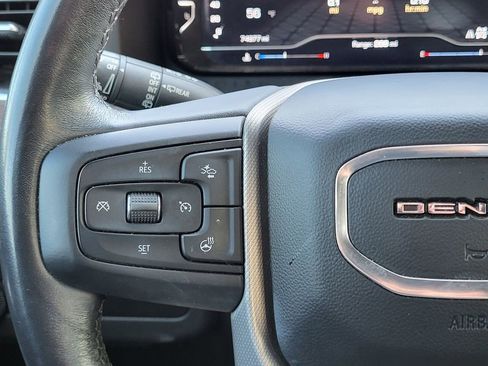 Used 2022 GMC Yukon XL Denali image 24