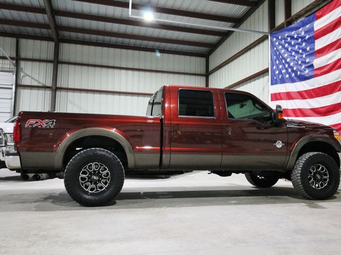 Used 2016 Ford F250 Lariat w/ Lariat Ultimate Package image 13