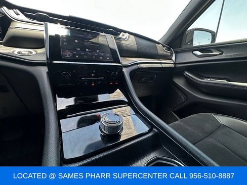 Used 2024 Jeep Grand Cherokee Altitude RWD image 13