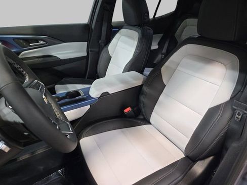 New 2026 Chevrolet Equinox EV LT w/ LPO, All-Weather Mat Package FWD image 18