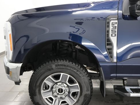 Used 2023 Ford F350 Lariat w/ FX4 Off-Road Package AWD/4WD image 32