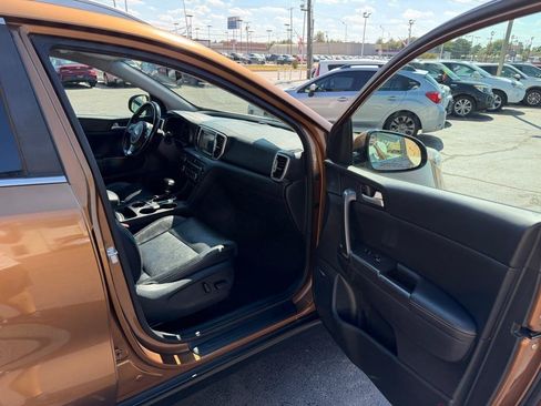 Used 2017 Kia Sportage EX w/ EX Technology Package FWD image 8