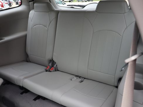 Used 2017 Buick Enclave Premium w/ Experience Buick Package FWD image 11