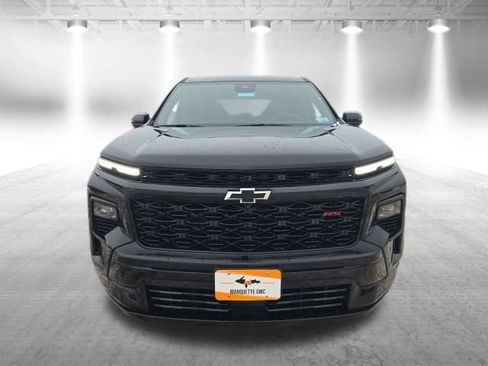 Used 2025 Chevrolet Traverse RS image 4