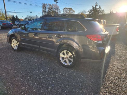 Used 2013 Subaru Outback 2.5i Premium w/ All-Weather Pkg image 8