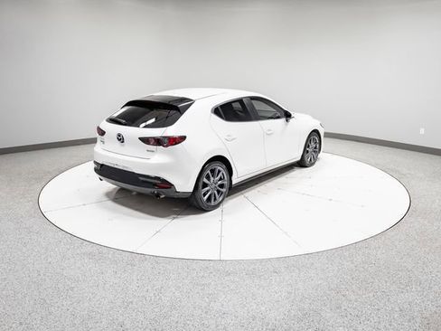 Used 2019 MAZDA MAZDA3 AWD Hatchback w/ Preferred Pkg image 30