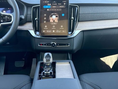 New 2026 Volvo XC90 B6 Plus w/ Protection Package Premier image 15