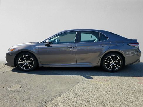 Used 2018 Toyota Camry SE w/ Audio Package FWD image 6