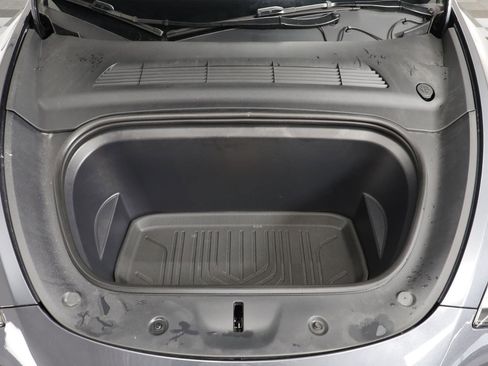 Used 2024 Tesla Model Y Long Range image 24