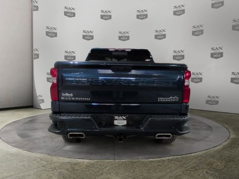 Used 2019 Chevrolet Silverado 1500 High Country w/ Technology Package AWD/4WD image 4
