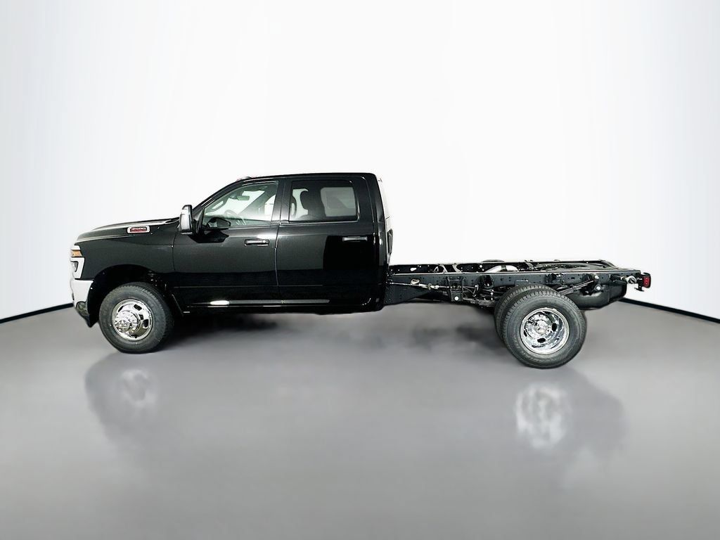 New 2026 RAM 3500 Tradesman w/ Chrome Appearance Group A AWD/4WD image 4