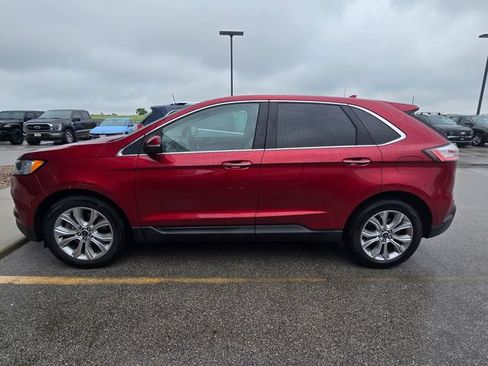 Used 2019 Ford Edge Titanium w/ Cold Weather Package AWD/4WD image 4