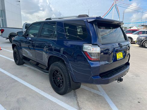 Used 2022 Toyota 4Runner SR5 Premium w/ Moonroof Package AWD/4WD image 5