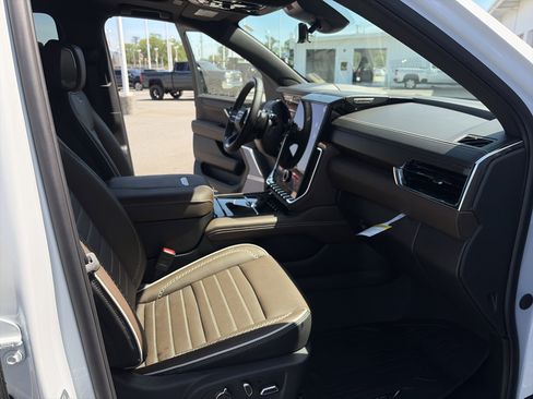 New 2026 GMC Yukon XL Denali Ultimate w/ LPO, Floor Liner Package AWD/4WD image 20