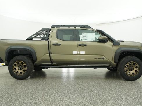New 2025 Toyota Tacoma Trailhunter image 25