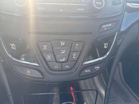Used 2016 Buick Regal FWD image 26