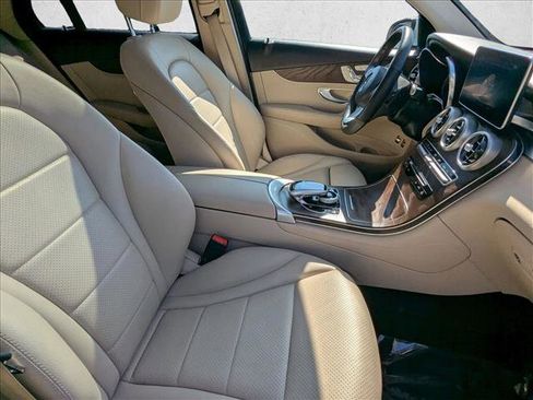 Used 2019 Mercedes-Benz GLC 350e 4MATIC image 20