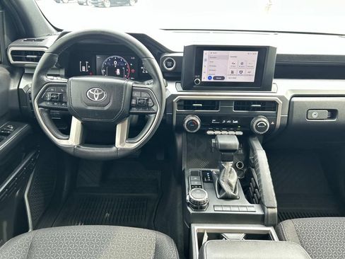 Used 2025 Toyota 4Runner SR5 AWD/4WD image 22