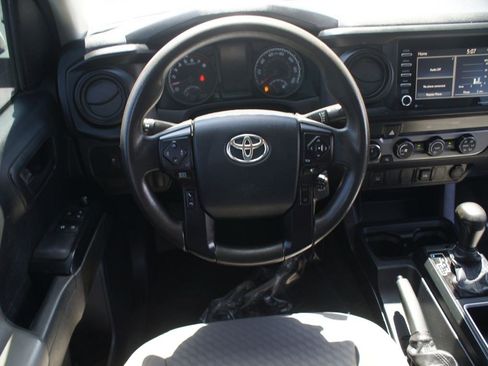 Used 2020 Toyota Tacoma SR AWD/4WD image 5