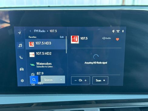 Used 2023 Lexus ES 300h w/ Premium Package image 24