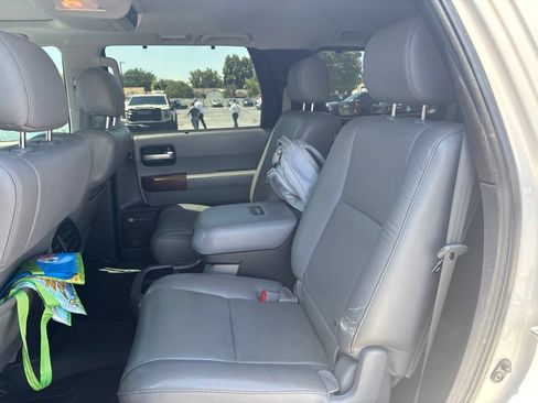 Used 2015 Toyota Sequoia Platinum AWD/4WD image 14