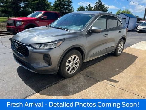Used 2023 Ford Escape Active w/ Tech Pack #2 AWD/4WD image 10
