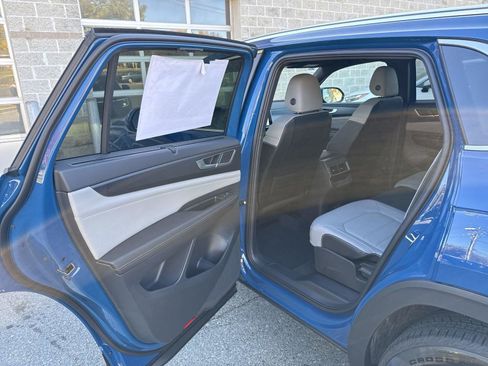 New 2025 Volkswagen Atlas Cross Sport SEL image 26