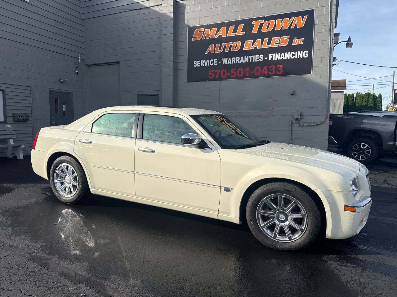 Used 2005 Chrysler 300 C w/ Sound Group II RWD image 1